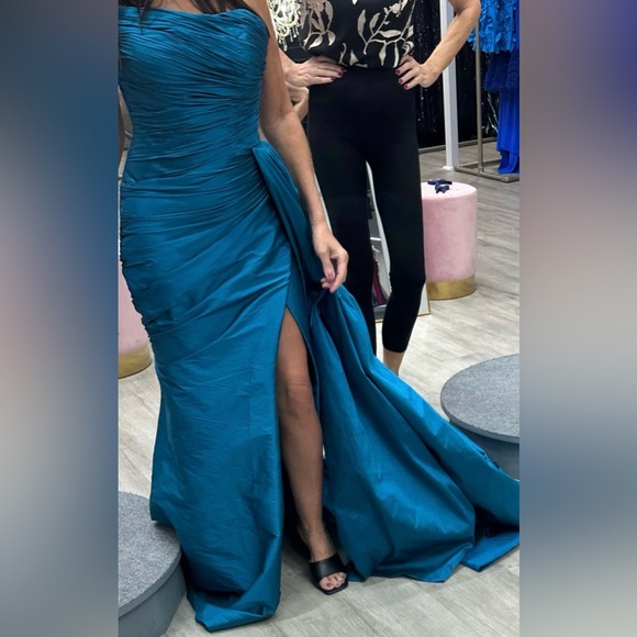 TARIK EDIZ gown - Picture 2 of 6